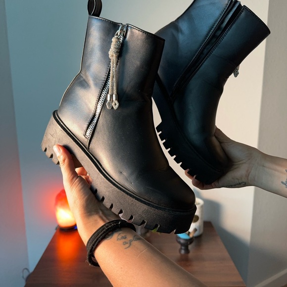 Black Ankle Boots with Zipper - Picture 2 of 6